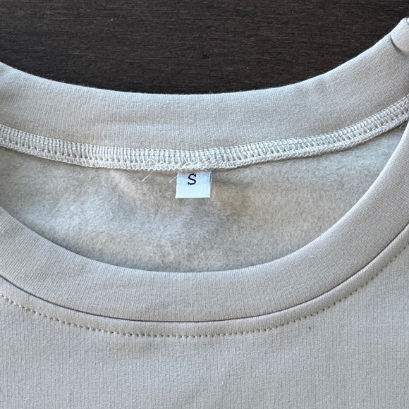 Heated Rivalry Rozanov Cropped Pullover - Picture 3 of 5